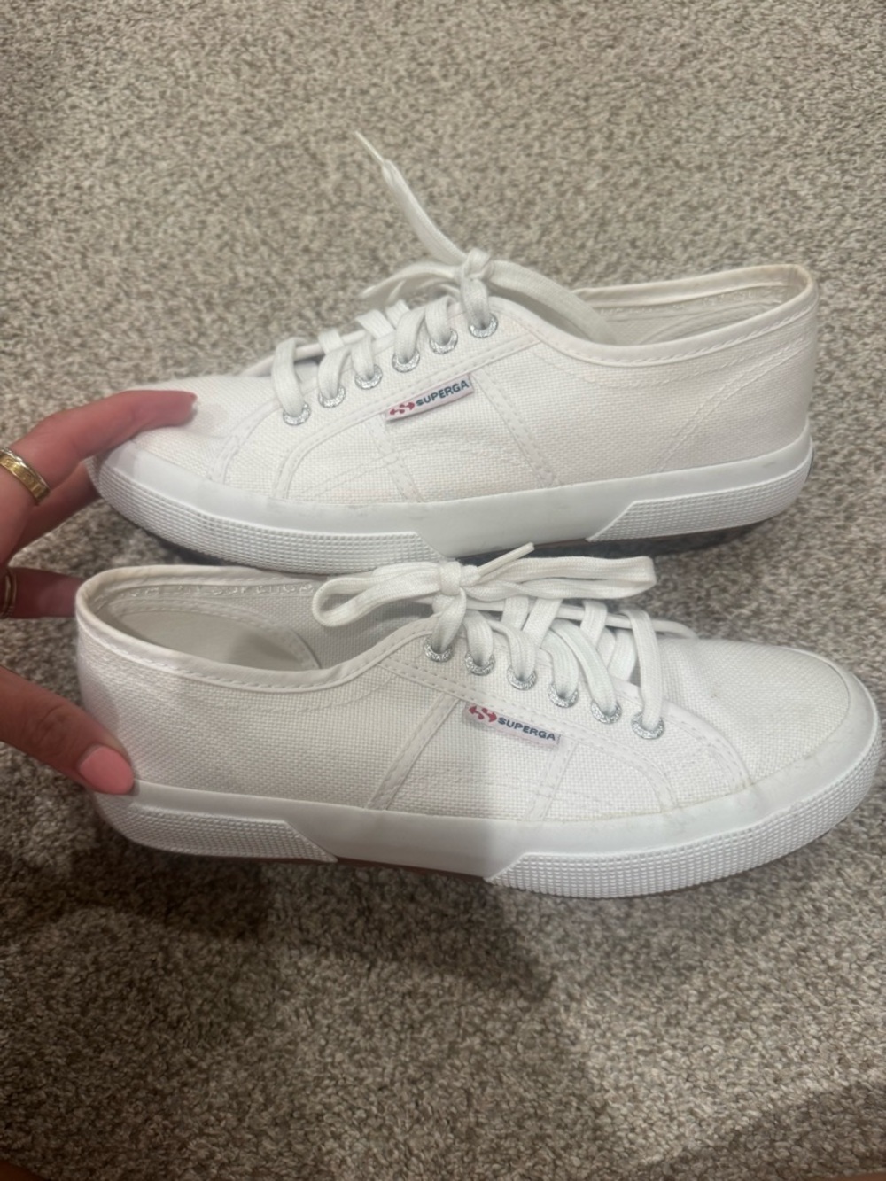 Superga Womenโs White Low-Top Canvas Sneakers size 9